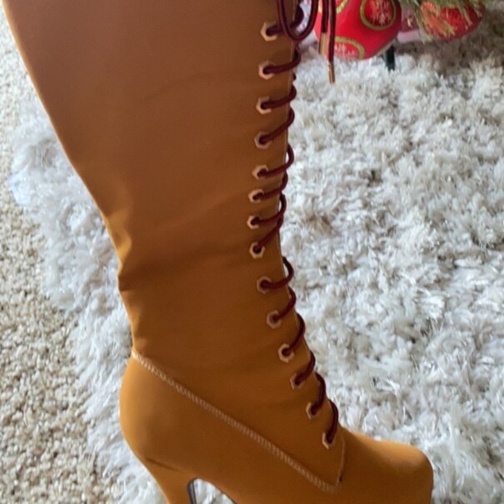 Boots Size 5.5